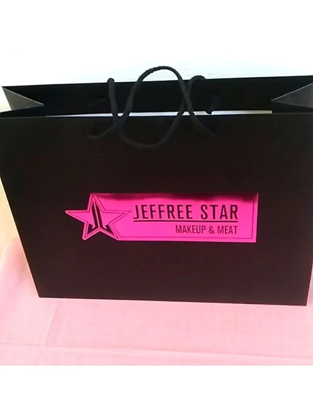 D- New Jeffree Star Gift Bag